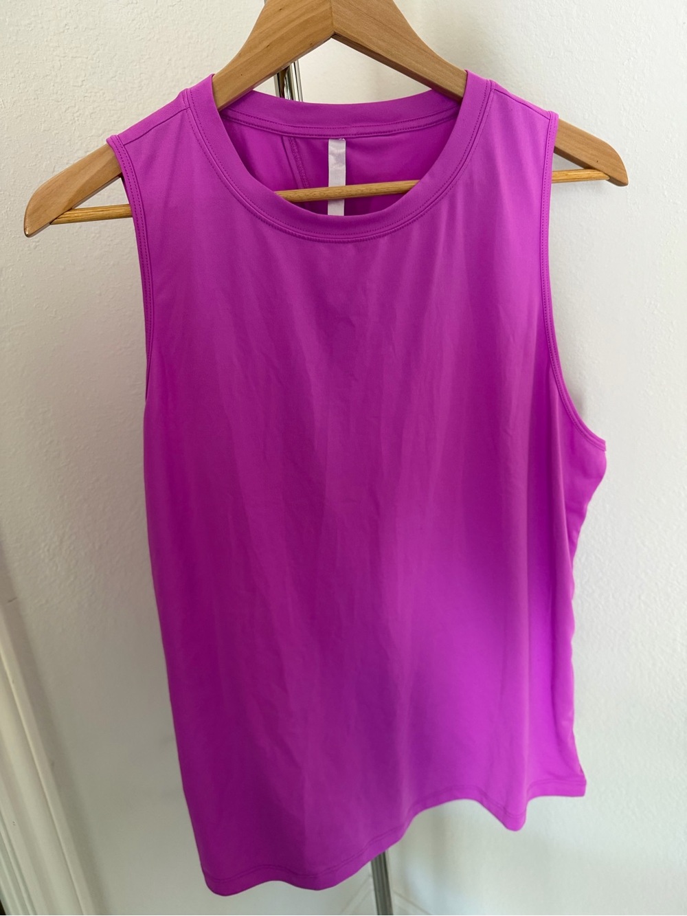 Fabletics Women's Sleeveless Tank - Bright Magenta